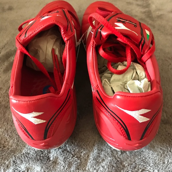 Diadora Men’s Soccer Cleats - Picture 3 of 5